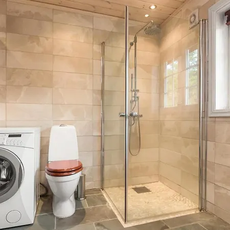 Reveenka - In With Jacuzzi For Rent בית נופש טריסיל