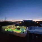 Reveenka - In With Jacuzzi For Rent Трисиль