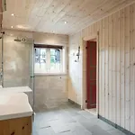 Дом отдыха Reveenka - In With Jacuzzi For Rent *